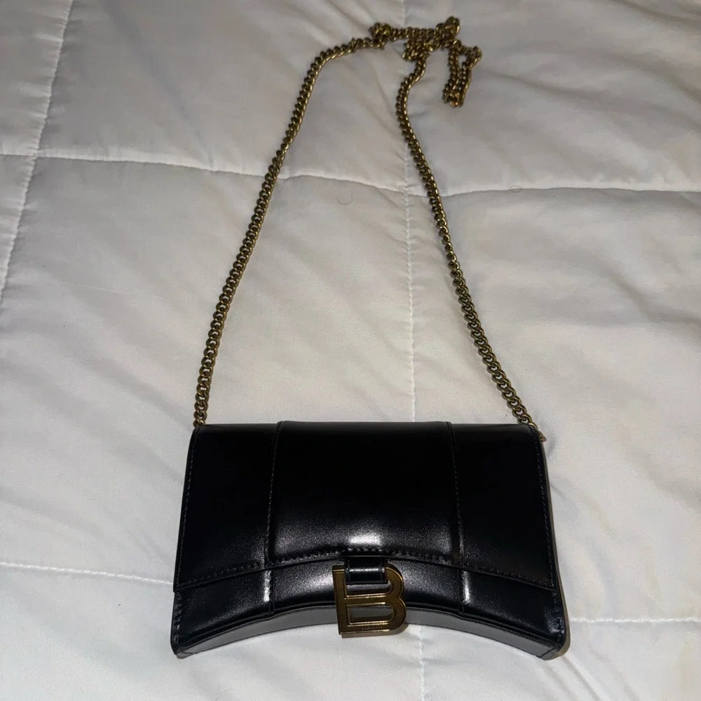 Firm Price Balenciaga Black Clutch with Gold 'B' Accent and Structured Design - Picture 6 of 7